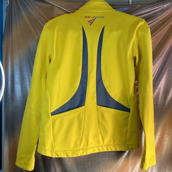 PN Jones size M yellow athletic cycling jacket with rear pockets non slip waist - Picture 5 of 7